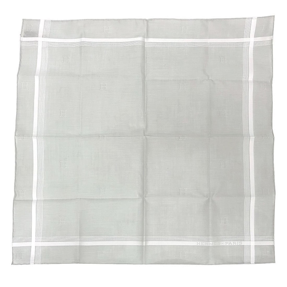 HERMES Hermes Handkerchief Cotton Carre Jacquard H Passant Unisex Pocket Square Neck Scarf 100%: --- Catalog ---Category: SizeSize (LxW): 45cm x 45cm / 17.71'' x 17.71''Category: DesignType: HandkerchiefColor: Light grayGender: Women,MenMaterial: Cotton Category: GeneralBrand: HermesCountry of Or