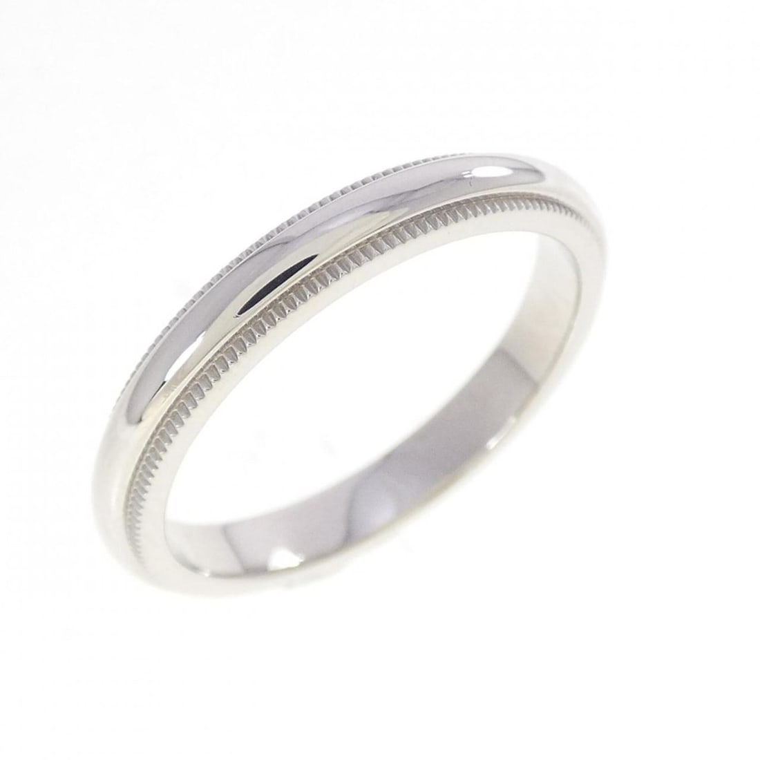 Tiffany & Co. Milgrain Ring: --- Catalog ---Category: SizeJP Size: 14US Size: 7Category: DesignType: Band ringGender: WomenMaterial: Platinum 950Category: GeneralBrand: Tiffany--- Item List ---Section: ConditionRanking: Rank A Us