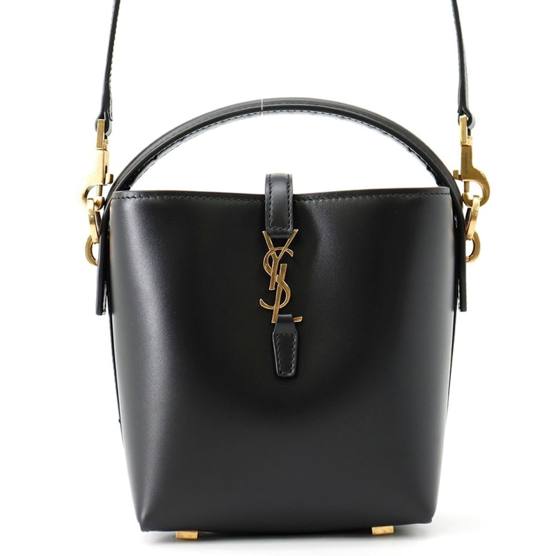Yves Saint Laurent Saint Laurent Paris Handbag LE 37 Mini Bucket Bag Calf Leather 765870 SAINT: --- Catalog ---Category: SizeSize (HxWxD): 15.5cm x 13cm x 8.5cm / 6.1'' x 5.11'' x 3.34''Category: DesignType: HandbagColor: BlackGender: WomenMaterial: Leather Outer Pocket: Belt Leather/Fur Type: C