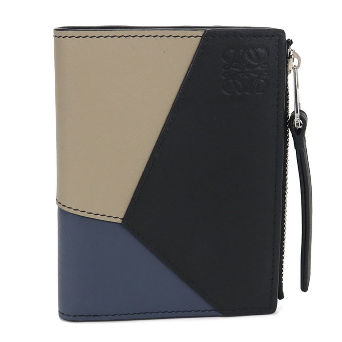 LOEWE Bi-fold Wallet C510W73X09 Slim Compact Puzzle Men's Black: --- Catalog ---Category: SizeSize (HxWxD): 12cm x 9cm x 1.5cm / 4.72'' x 3.54'' x 0.59''Category: DesignType: Wallet (bi-fold)Color: BlackGender: MenCategory: GeneralMPN: C510W73X09Brand: LoeweCountry