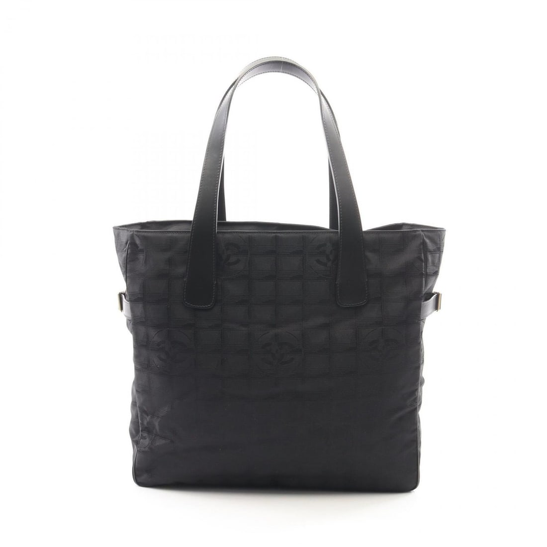 Chanel New Travel Line GM Tote Bag Handbag Leather Nylon Canvas Women's Black A15825: --- Catalog ---Category: SizeSize (HxWxD): 32cm x 35cm x 12.5cm / 12.59'' x 13.77'' x 4.92''Category: DesignType: Handbag, Tote bagColor: BlackGender: WomenMaterial: Leather , Nylon canvas Hardware Co