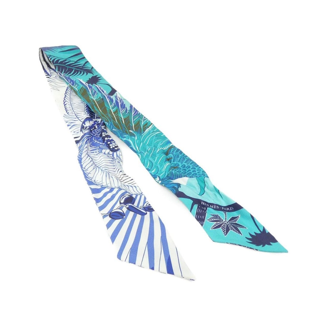 Hermes Twilly Scarf Muffler: --- Catalog ---Category: SizeSize (LxW): 86cm x 5cm / 33.85'' x 1.96''Category: DesignType: ScarfColor: BlueGender: Women,MenMaterial: Silk Category: GeneralBrand: Hermes--- Item List ---Section: Cond