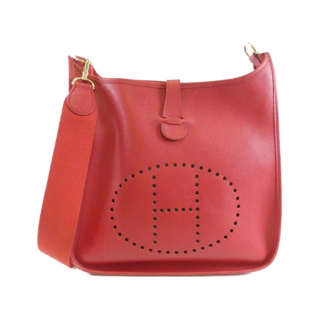 Hermes Evelyne GM Shoulder Bag: --- Catalog ---Category: SizeSize (HxWxD): 32cm x 30cm x 9cm / 12.59'' x 11.81'' x 3.54''Category: DesignType: Shoulder bagColor: Rouge vifGender: WomenMaterial: Courchevel leather Category: GeneralBr