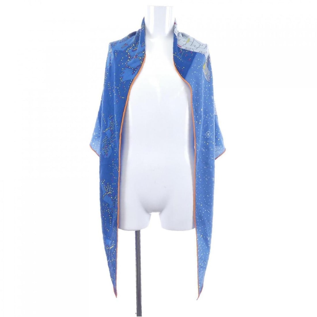 Hermes Odyssey H433445T Losange GM Shawl: --- Catalog ---Category: SizeSize (LxW): 82cm x 2.24m / 32.28'' x 88.18''Category: DesignType: ShawlColor: BlueGender: MenMaterial: Silk , Cashmere Category: GeneralBrand: Hermes--- Item List ---Secti