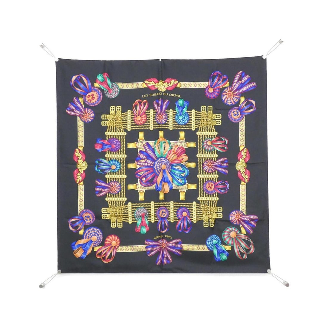 Hermes LES RUBANS CHEVAL Carre Scarf Muffler: --- Catalog ---Category: SizeSize (LxW): 90cm x 90cm / 35.43'' x 35.43''Category: DesignType: ScarfColor: BlackGender: Women,MenMaterial: Silk Category: GeneralBrand: Hermes--- Item List ---Section: C