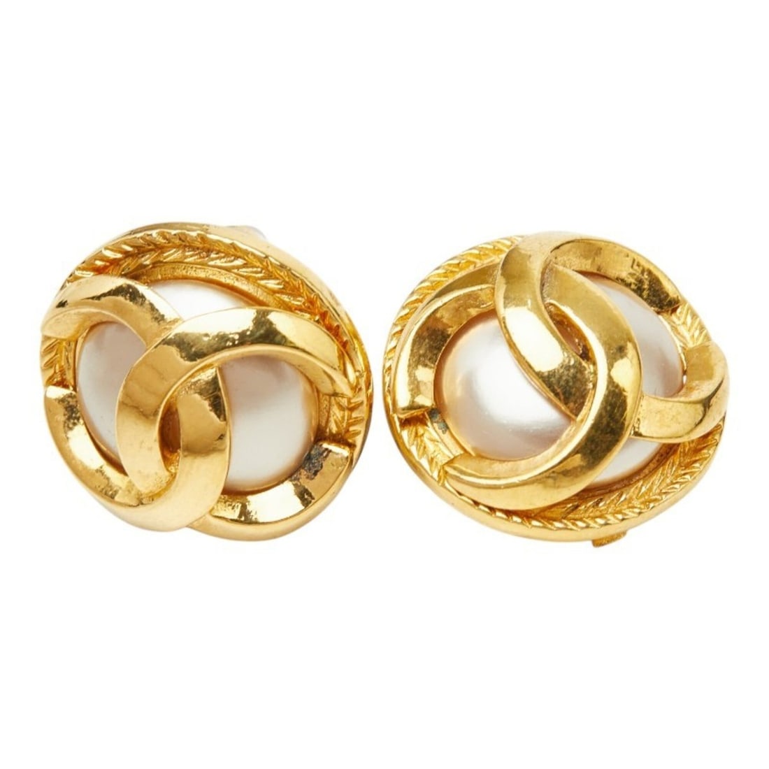 Chanel Coco Mark Earrings, Gold Plated, Faux Pearl, Women's.: --- Catalog ---Category: SizeSize (HxWxD): 24.80mm x 24.80mm / 0.98'' x 0.98''Category: DesignType: Clip earringsColor: GoldGender: WomenCategory: GeneralBrand: Chanel--- Item List ---Section: Conditi