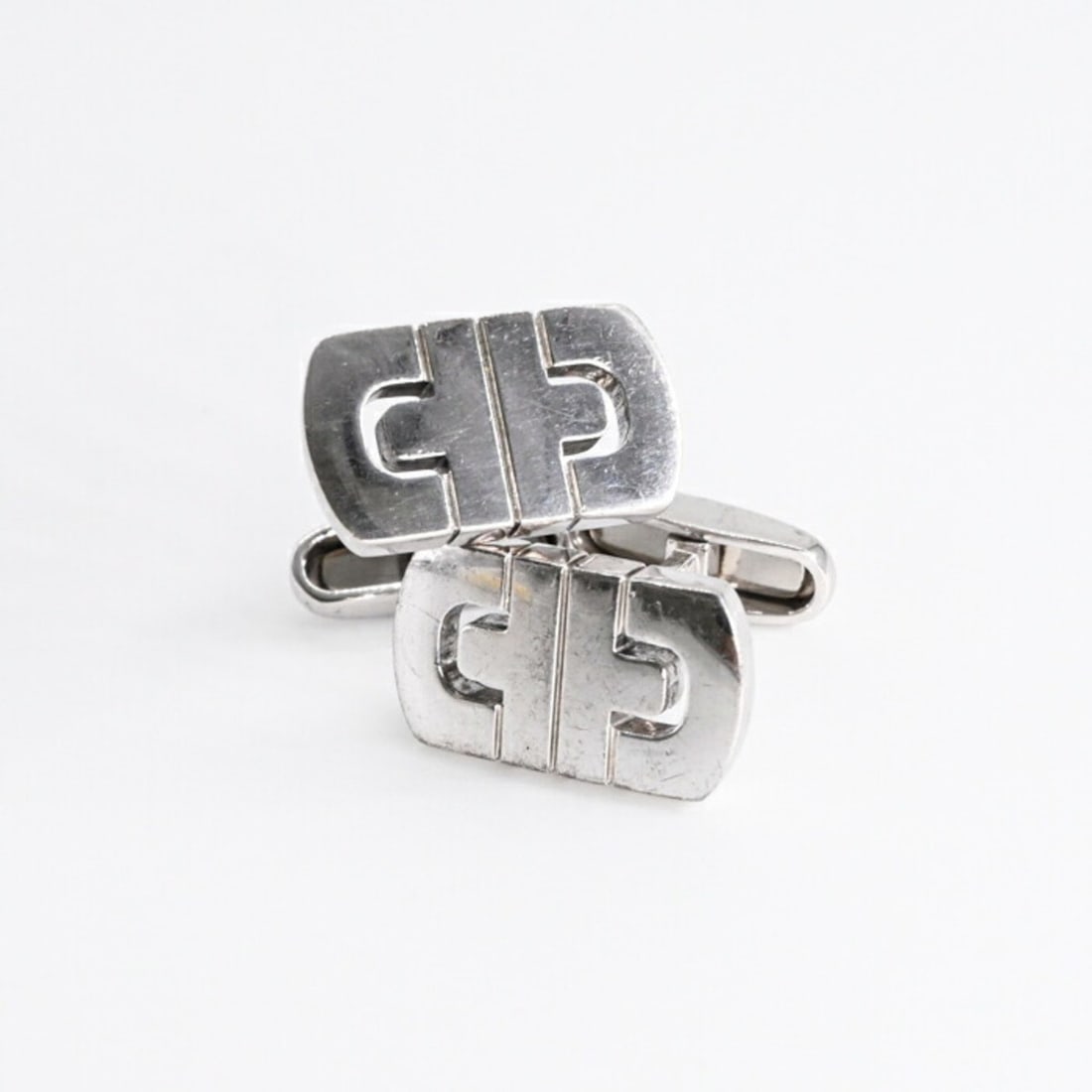 BVLGARI Bulgari Palen Lasi Cufflinks, SV925 Silver, 2331VI: --- Catalog ---Category: SizeStone Size (HxW): 10.00mm x 20.00mm / 0.39'' x 0.79''Category: DesignType: CufflinksColor: SilverGender: WomenMaterial: Silver 925Category: GeneralMPN: 2331VIBrand: Bvlgar