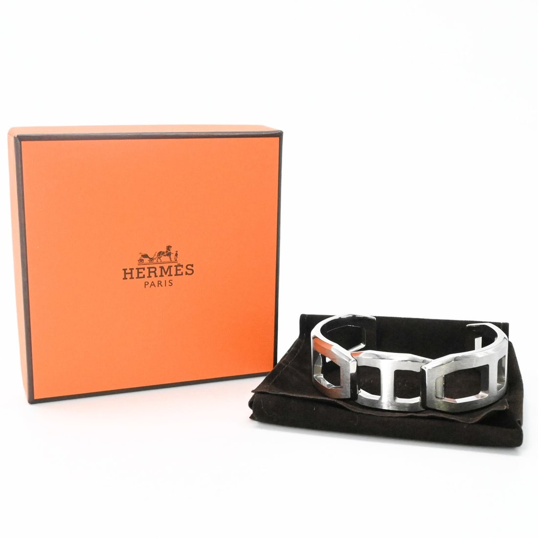 HERMES Tetris Cuff Bangle, Stainless Steel, Silver T4 #16: --- Catalog ---Category: SizeWidth: 2cm / 0.78''Length: 15.5cm / 6.1''Category: DesignType: Cuff braceletColor: SilverGender: Women,MenMaterial: Stainless steelCategory: GeneralBrand: Hermes--- Item L