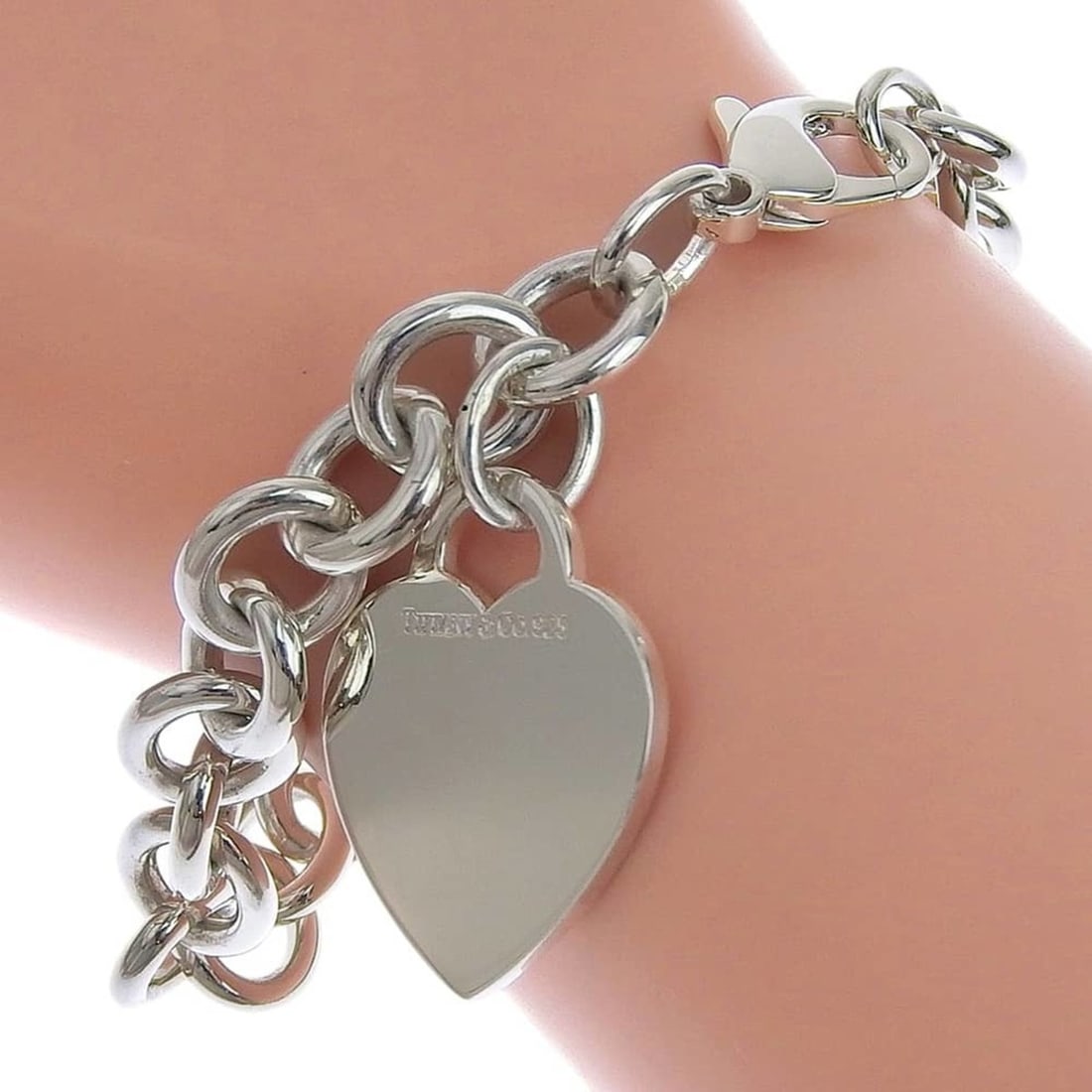 Tiffany & Co. Return to Bracelet, Heart Tag, Sterling Silver 925, Approx. 33.8g, Unisex: --- Catalog ---Category: SizeLength: 16cm / 6.29''Category: DesignType: Charm braceletColor: SilverGender: UnisexMaterial: Silver 925Category: GeneralBrand: Tiffany--- Item List ---Section: ConditionR