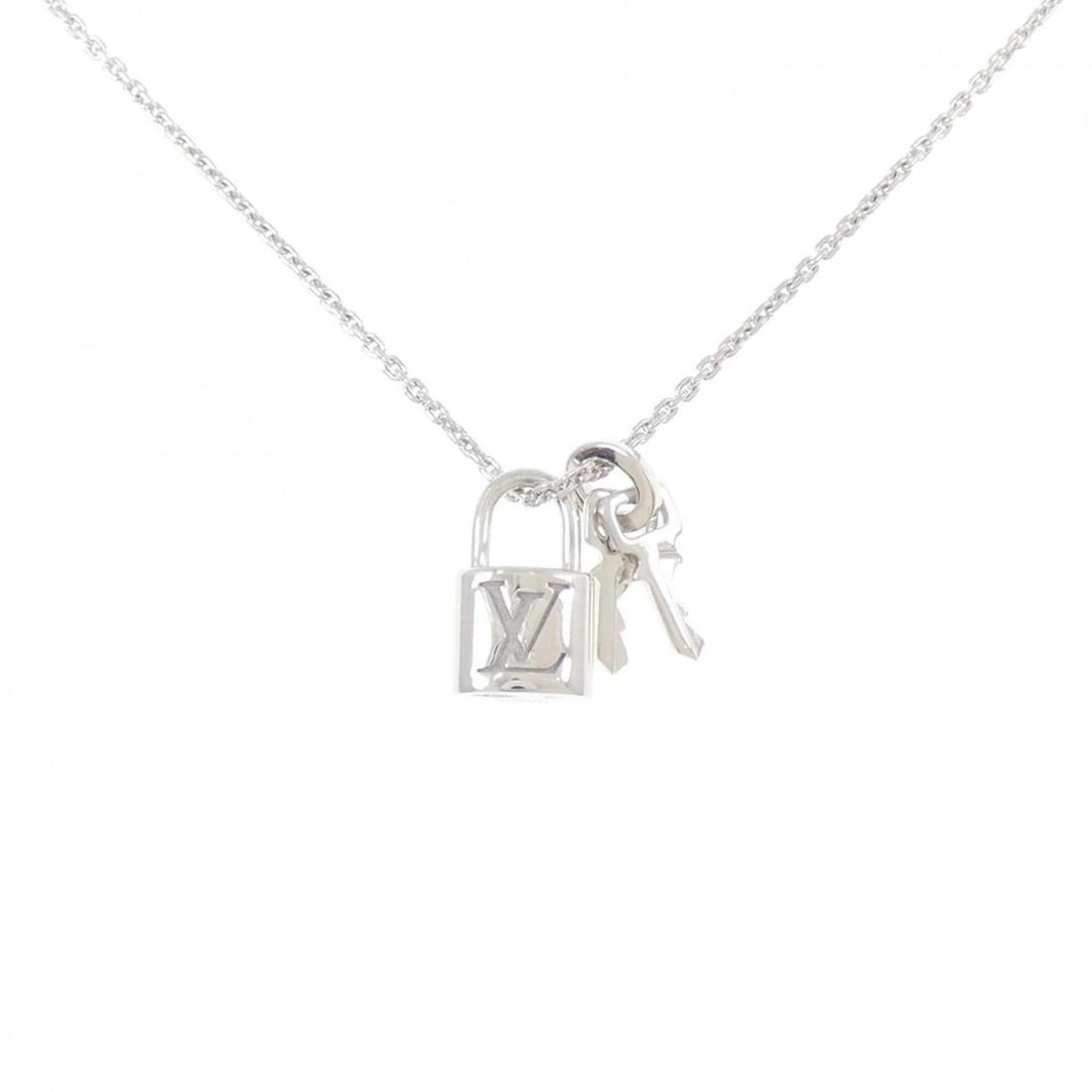 Louis Vuitton Pendentif Lockit Necklace: --- Catalog ---Category: SizePendant Size: 12.8mm x 7.6mm / 0.5'' x 0.29''Neck Circumference: 50 cm / 19.68''Category: DesignGender: Men,WomenMaterial: White gold (18K)Pendant Type: PendantNecklace Ty