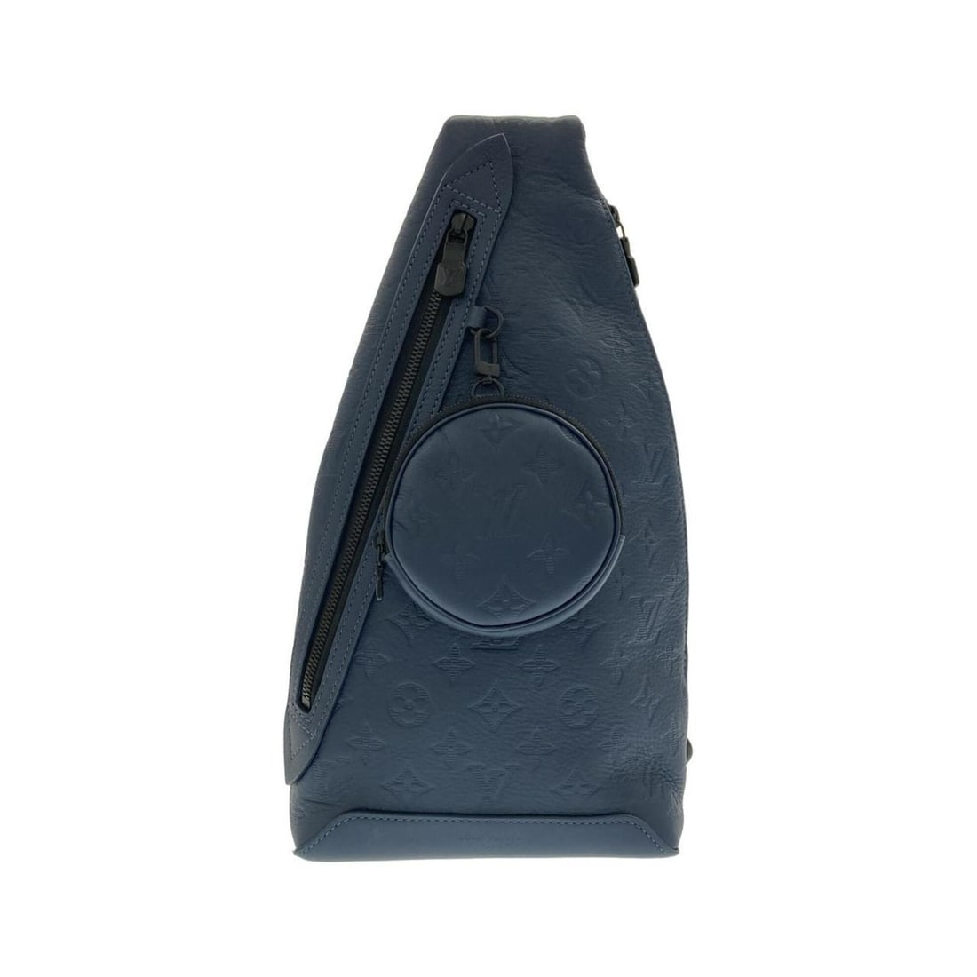 Louis Vuitton Monogram Shadow Duo Sling Bag M24467 Shoulder: --- Catalog ---Category: SizeSize (HxWxD): 44cm x 19cm x 5cm / 17.32'' x 7.48'' x 1.96''Category: DesignType: Pouch, Shoulder bagColor: Blue, NavyGender: MenMaterial: Leather Leather/Fur Type: Calf le
