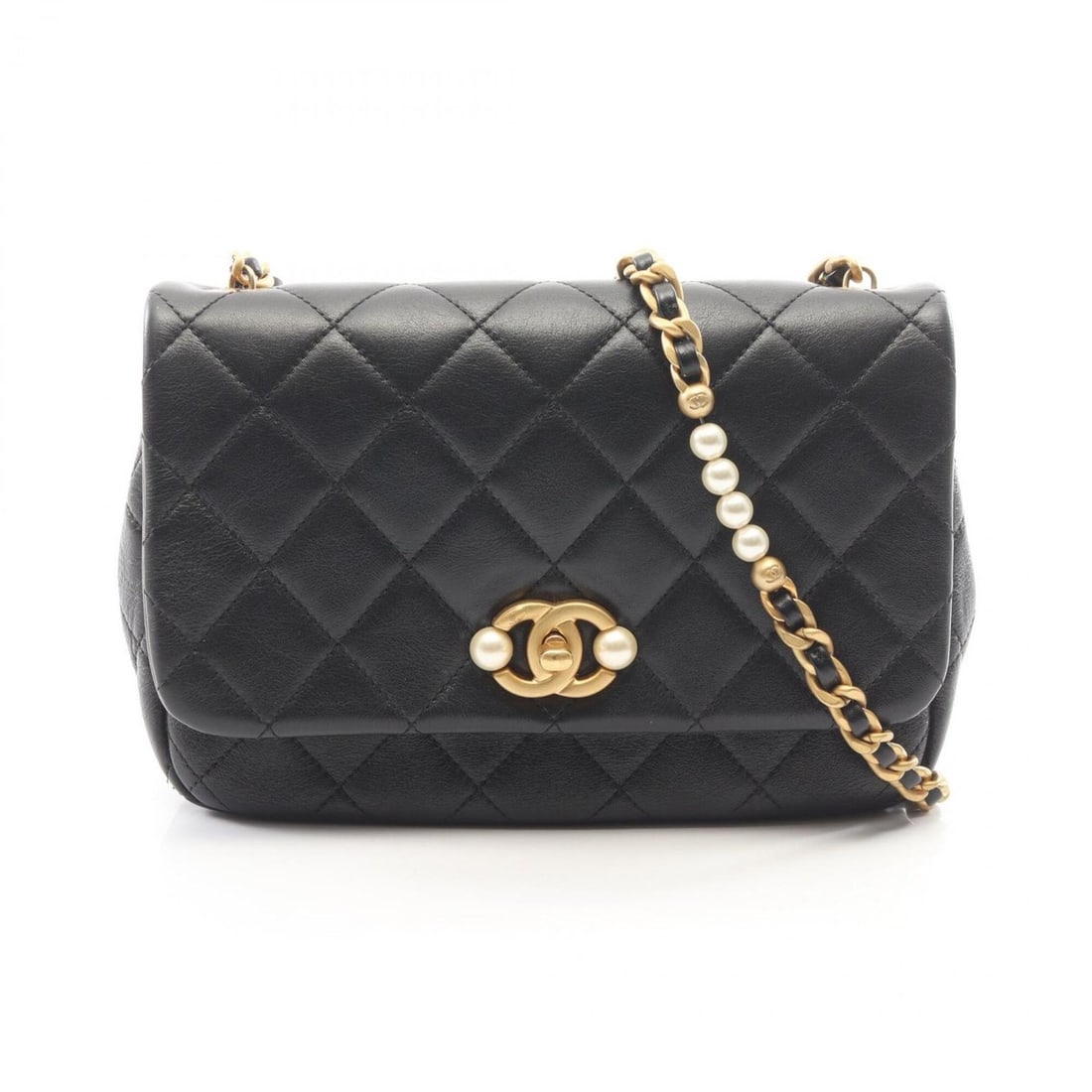 Chanel Matelassé Shoulder Bag/Handbag, Leather, Women's, Black, AS3001: --- Catalog ---Category: SizeSize (HxWxD): 15.5cm x 22cm x 5.5cm / 6.1'' x 8.66'' x 2.16''Category: DesignType: Handbag, Shoulder bagColor: BlackGender: WomenMaterial: Leather Category: GeneralMPN: AS