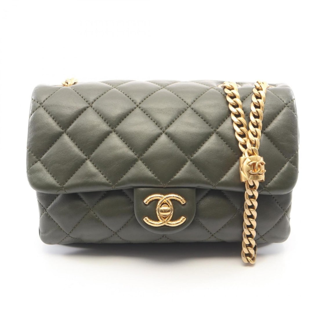 Chanel Matelassé Shoulder Bag/Handbag, Lambskin Leather, Women's, Khaki: --- Catalog ---Category: SizeSize (HxWxD): 14cm x 21.5cm / 5.51'' x 8.46''Category: DesignType: Handbag, Shoulder bagColor: KhakiGender: WomenMaterial: Leather Leather/Fur Type: LambskinCategory: Gene