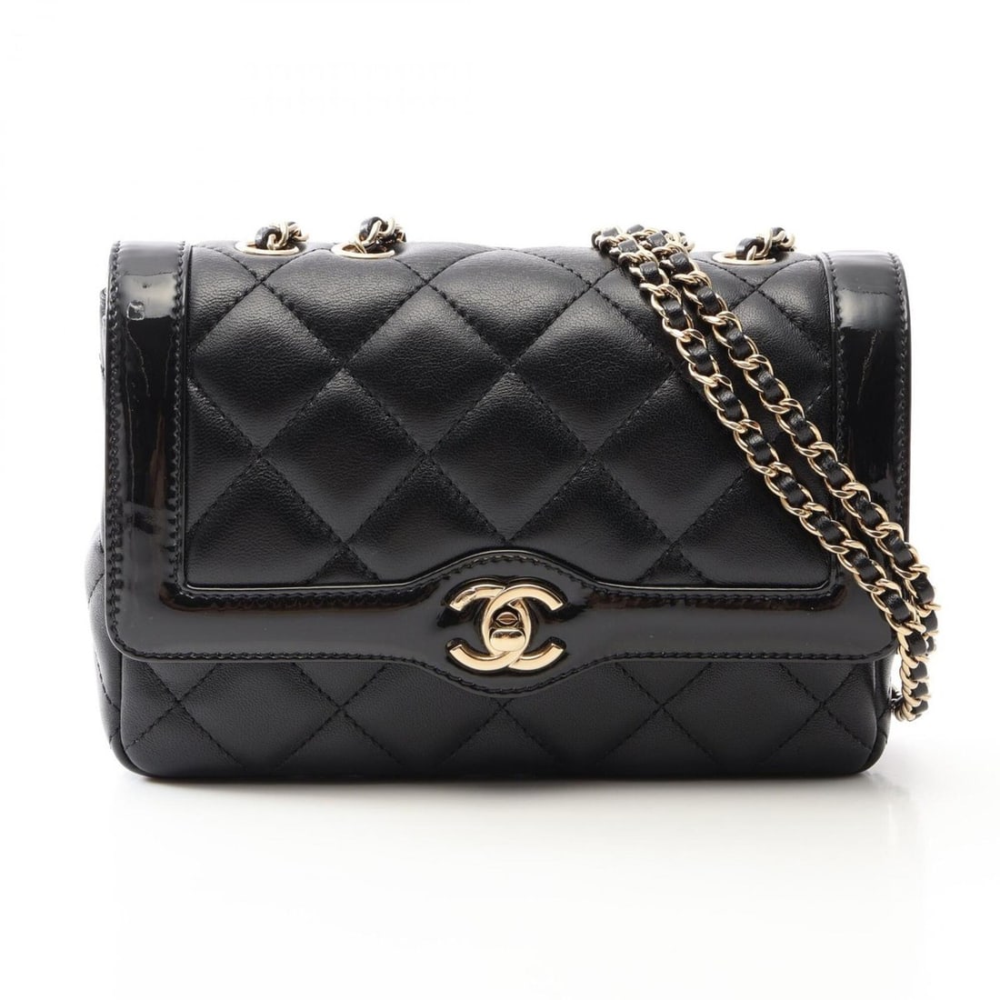 Chanel Matelassé Shoulder Bag/Handbag, Lambskin (Sheepskin) Patent Leather, Women's, Black: --- Catalog ---Category: SizeSize (HxWxD): 14.5cm x 20cm x 4cm / 5.7'' x 7.87'' x 1.57''Category: DesignType: Handbag, Shoulder bagColor: BlackGender: WomenMaterial: Patent leather , Leather Leather/F