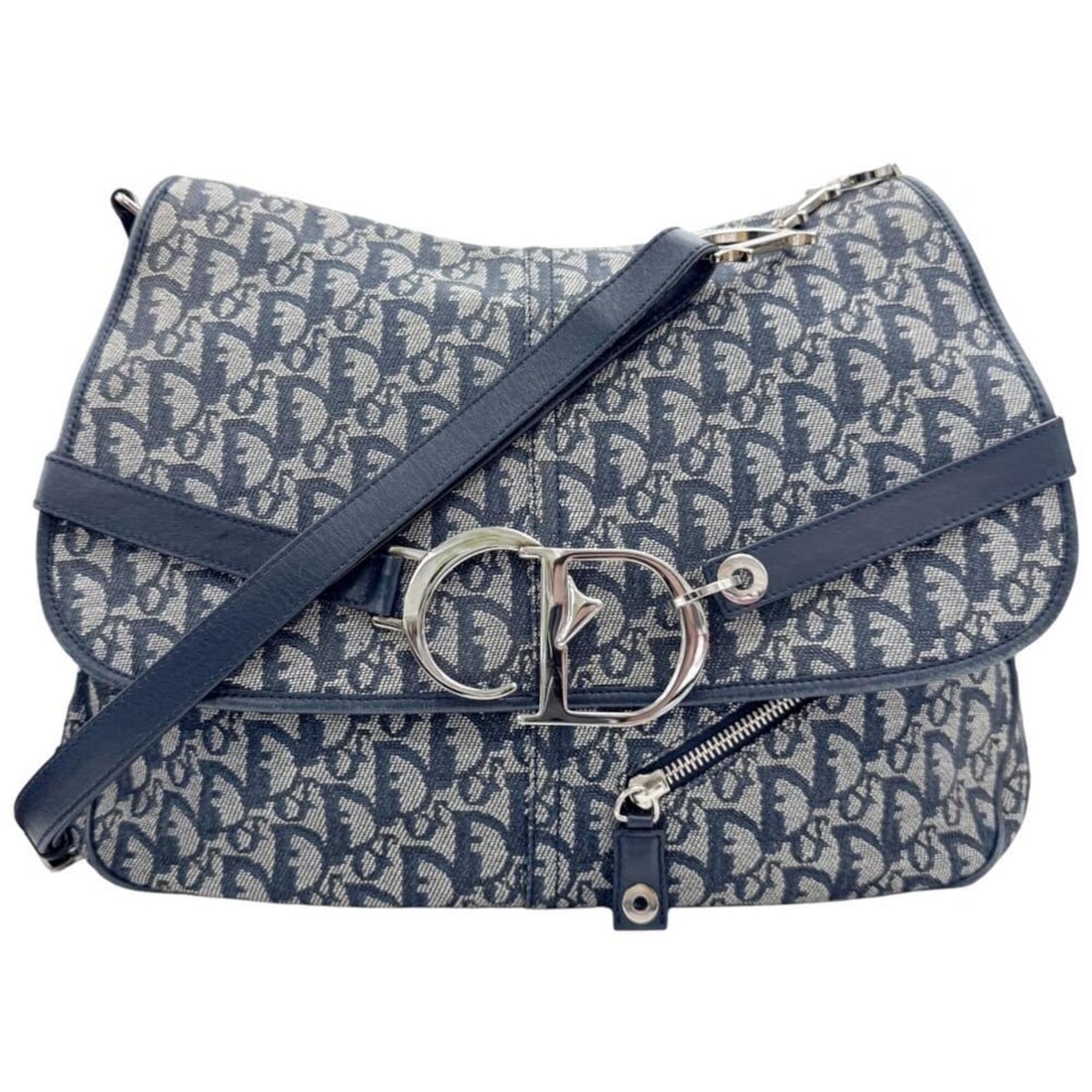 Christian Dior Trotter Shoulder Bag, Navy, Men's & Women's: --- Catalog ---Category: SizeSize (HxWxD): 27cm x 36cm x 6cm / 10.62'' x 14.17'' x 2.36''Category: DesignType: Shoulder bagColor: BlueGender: Men,WomenMaterial: Canvas Hardware Color: SilverCategory: 