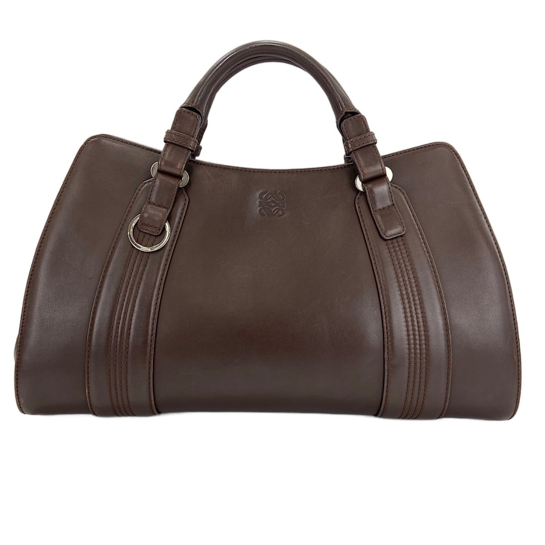 Loewe Camosio handbag, brown: --- Catalog ---Category: SizeSize (HxWxD): 23cm x 38cm x 9cm / 9.05'' x 14.96'' x 3.54''Category: DesignType: HandbagColor: BrownGender: WomenCategory: GeneralBrand: LoeweCountry of Origin: Spain--- I