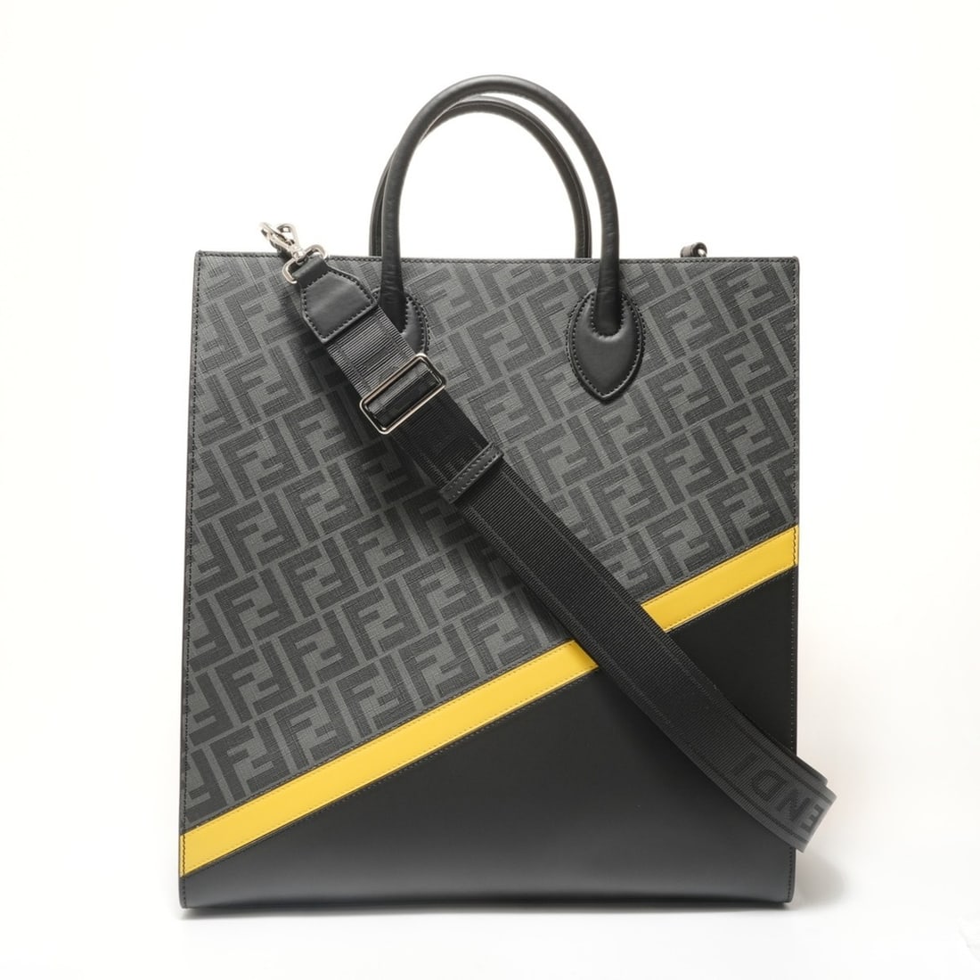Fendi Vertical 2-way Zucca 7VA578 Handbag, Black: --- Catalog ---Category: SizeSize (HxWxD): 40cm x 36cm x 13cm / 15.74'' x 14.17'' x 5.11''Category: DesignType: HandbagColor: BlackGender: WomenMaterial: Zucca Category: GeneralBrand: FendiCountry of 