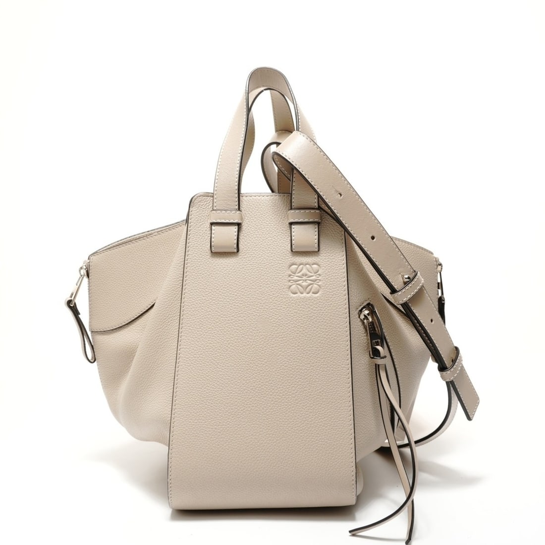 Loewe Hammock 2-Way Leather Handbag, Beige: --- Catalog ---Category: SizeSize (HxWxD): 25cm x 28cm x 14cm / 9.84'' x 11.02'' x 5.51''Category: DesignType: HandbagColor: BeigeGender: WomenCategory: GeneralLine: HammockBrand: Loewe--- Item List -