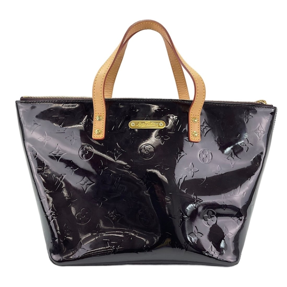 Louis Vuitton Bellevue PM handbag, purple: --- Catalog ---Category: SizeSize (HxWxD): 22cm x 22cm x 19.5cm / 8.66'' x 8.66'' x 7.67''Category: DesignType: HandbagColor: PurpleGender: WomenCategory: GeneralBrand: Louis Vuitton--- Item List ---S