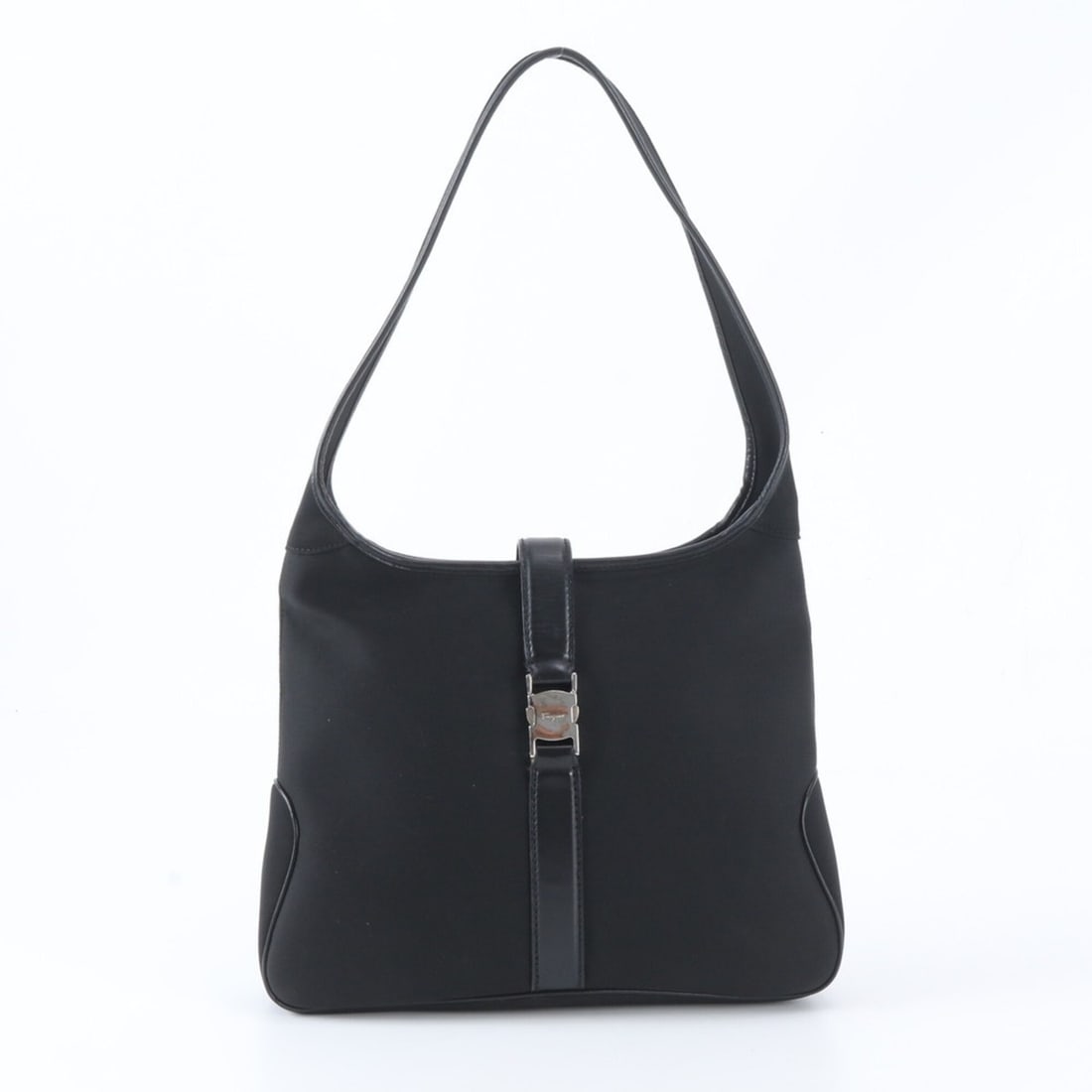 Mint condition Salvatore Ferragamo Vara AU210735 leather shoulder bag/handbag, black, women's.: --- Catalog ---Category: SizeSize (HxWxD): 23cm x 30cm x 4cm / 9.05'' x 11.81'' x 1.57''Category: DesignType: Handbag, Shoulder bagColor: BlackGender: WomenMaterial: Leather Category: GeneralMPN: AU21