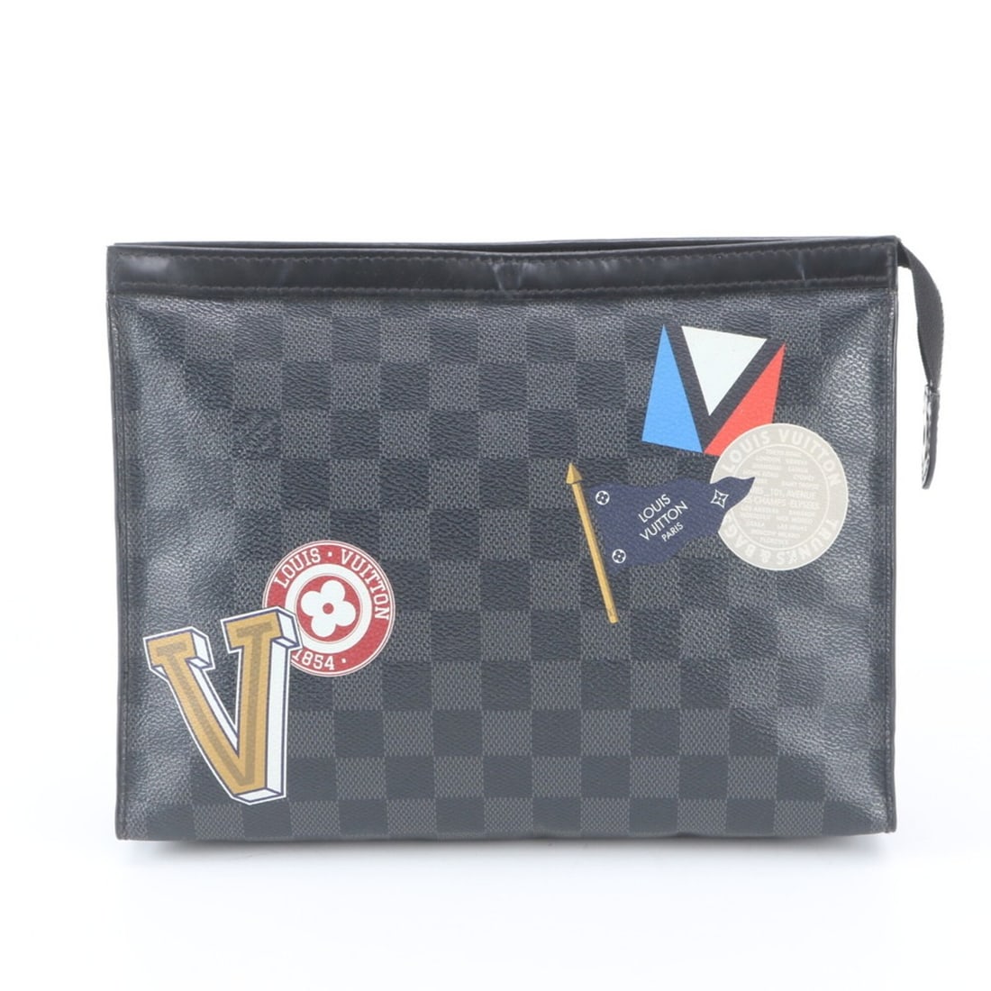 Mint condition Louis Vuitton Damier Graphite Pochette Voyage MM LV League N64442 Leather Clutch Bag: --- Catalog ---Category: SizeSize (HxWxD): 20cm x 26cm x 5cm / 7.87'' x 10.23'' x 1.96''Category: DesignType: PochetteColor: Damier GraphiteGender: MenMaterial: Leather , Coated canvas Category: Gener