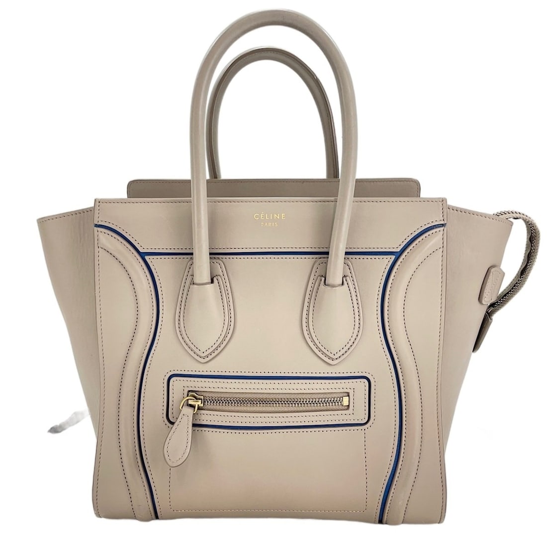 Celine Luggage Micro Shopper Handbag Beige: --- Catalog ---Category: SizeSize (HxWxD): 26cm x 27cm x 13.5cm / 10.23'' x 10.62'' x 5.31''Category: DesignType: HandbagColor: BeigeGender: WomenCategory: GeneralBrand: Celine--- Item List ---Section