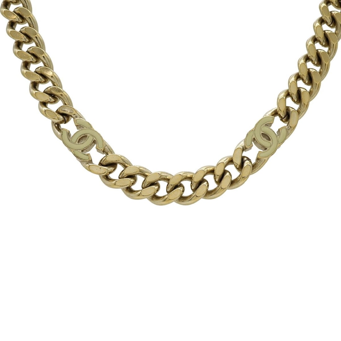 CHANEL Coco Mark Curved Chain Necklace Choker GP Enamel Gold Ivory B22S AB8298: --- Catalog ---Category: SizePendant Size: 13mm x 17mm / 0.51'' x 0.66''Neck Circumference: 39 cm / 15.35''Category: DesignColor: Gold, IvoryGender: Women,MenMaterial: Enamel, Gold platingNecklace Typ