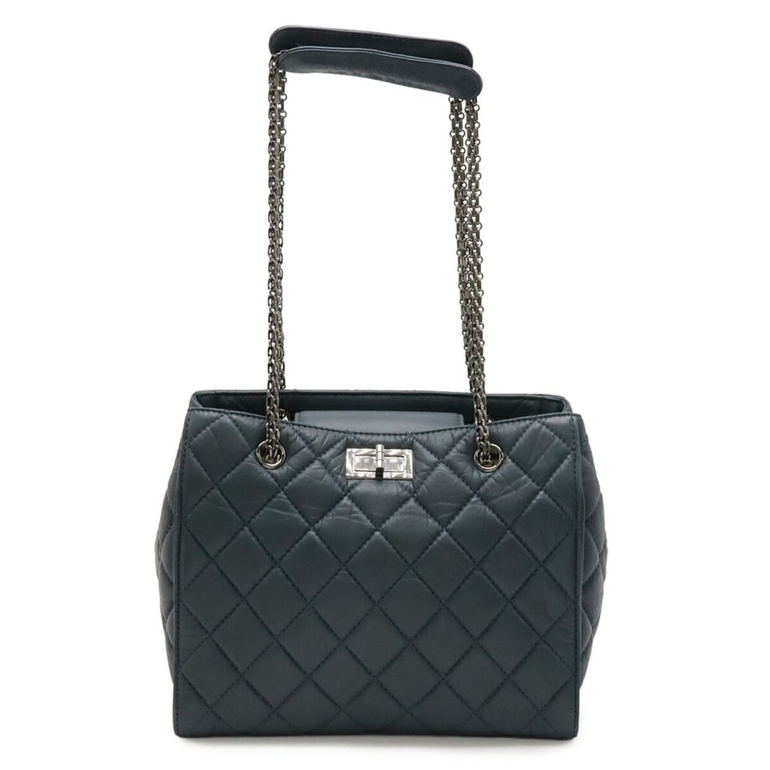 CHANEL 2.55 Matelassé Chain Shoulder Bag Tote Aged Calfskin Leather Blue: --- Catalog ---Category: SizeSize (HxWxD): 24.5cm x 28cm x 15cm / 9.64'' x 11.02'' x 5.9''Category: DesignType: Shoulder bag, Tote bagColor: BlueGender: WomenMaterial: Leather Hardware Color: SilverLe