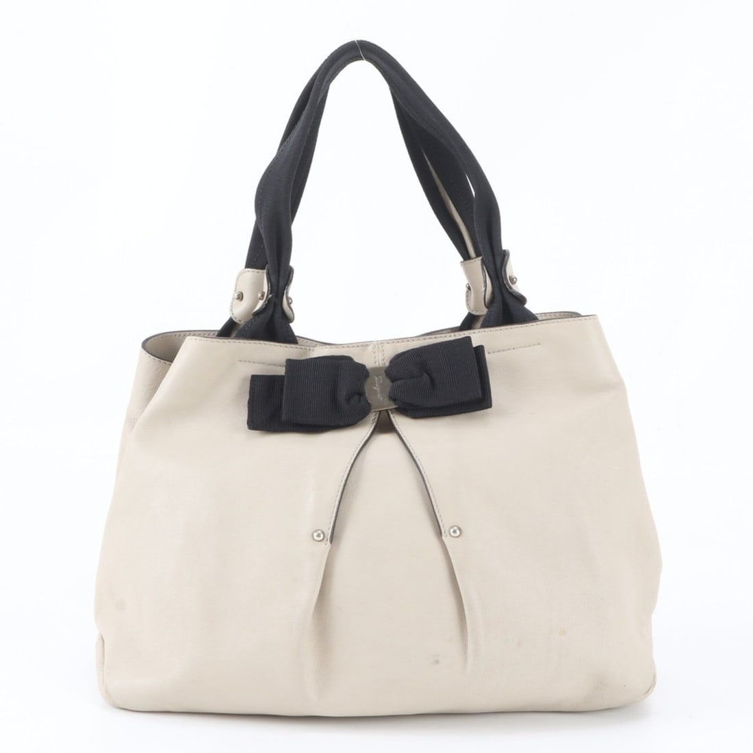 Excellent condition Salvatore Ferragamo Vara Ribbon Leather Tote Bag, Handbag, Shoulder Bag for: --- Catalog ---Category: SizeSize (HxWxD): 26cm x 34cm x 13cm / 10.23'' x 13.38'' x 5.11''Handle Length: 44cm / 17.32''Category: DesignType: Handbag, Tote bagColor: Black, WhiteGender: WomenMaterial: 