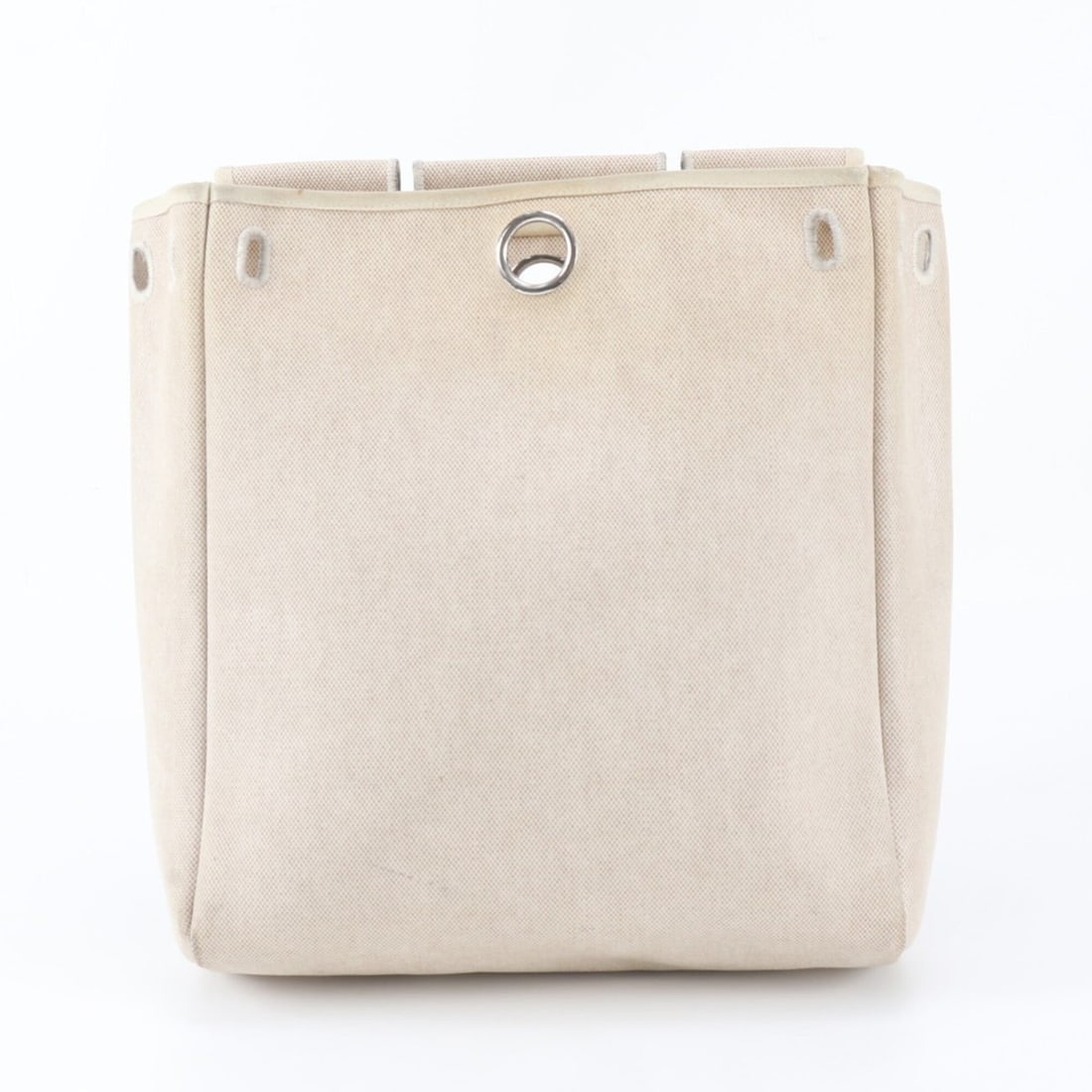 Hermes Herbag Ad MM Replacement Bag, Toile H, Backpack/Handbag for Men: --- Catalog ---Category: SizeSize (HxWxD): 31cm x 30cm x 10cm / 12.2'' x 11.81'' x 3.93''Category: DesignType: HandbagColor: BeigeGender: MenMaterial: Toile H Category: GeneralLine: Her BagBrand: Herm