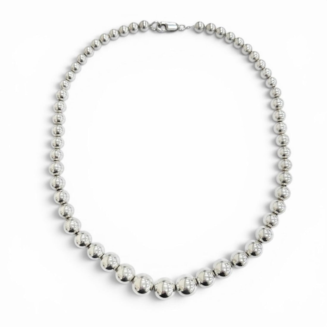 TIFFANY&Co. Tiffany HardWear Graduated Ball Necklace, 925 Sterling Silver, Weight 27g, Recommended: --- Catalog ---Category: SizeNeck Circumference: 42.5 cm / 16.73''Category: DesignColor: SilverGender: WomenMaterial: Silver 925Necklace Type: NecklaceCategory: GeneralBrand: Tiffany--- Item List ---S
