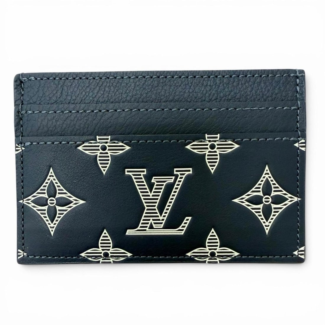 LOUIS VUITTON M83700 Porte Cartes Double Monogram Shadow Leather Business Card Holder/Card Case,: --- Catalog ---Category: DesignType: Card caseColor: Navy BlueGender: MenMaterial: Monogram Shadow Category: GeneralMPN: M83700Brand: Louis VuittonCountry of Origin: FranceCategory: Physical Propertie
