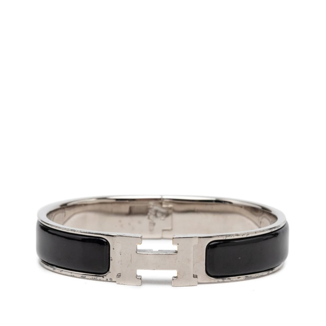 Hermes Click H PM Bangle, Silver, Black Metal Enamel, Women's: --- Catalog ---Category: SizeLength: 15.5cm / 6.1''Category: DesignType: BangleColor: Black, SilverGender: WomenMaterial: Enamel, MetalCategory: GeneralBrand: Hermes--- Item List ---Section: Condition