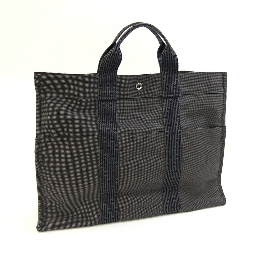 Hermes Herline Tote MM Handbag, Gray Canvas Bag, Men's & Women's.: --- Catalog ---Category: SizeSize (HxWxD): 32cm x 43cm x 11cm / 12.59'' x 16.92'' x 4.33''Handle Length: 26cm / 10.23''Category: DesignType: Handbag, Tote bagColor: GrayGender: Men,WomenMaterial: Canv