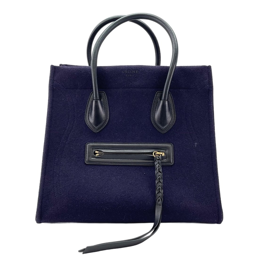 Celine Luggage Phantom handbag, navy: --- Catalog ---Category: SizeSize (HxWxD): 29cm x 30cm x 26cm / 11.41'' x 11.81'' x 10.23''Category: DesignType: HandbagColor: NavyGender: WomenCategory: GeneralBrand: CelineCountry of Origin: Italy--