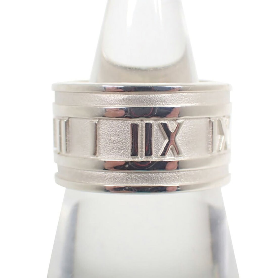 TIFFANY & Co. 925 Atlas Wide Ring, Size 13: --- Catalog ---Category: SizeUS Size: 6.5Brand Size: 53Category: DesignType: Band ringGender: WomenMaterial: Sterling silver 925Category: GeneralBrand: Tiffany--- Item List ---Section: ConditionRankin