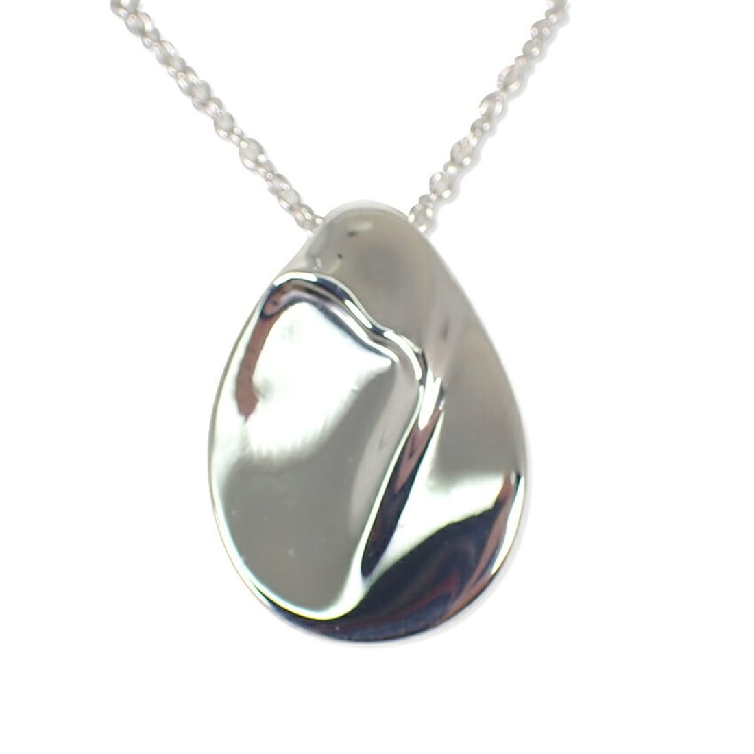 TIFFANY & Co. 925 Madonna Pendant Necklace: --- Catalog ---Category: SizePendant Size: 19.9mm x 14.1mm / 0.78'' x 0.55''Neck Circumference: 42.5 cm / 16.73''Category: DesignGender: WomenMaterial: Sterling silver 925Necklace Type: Pendant neckla