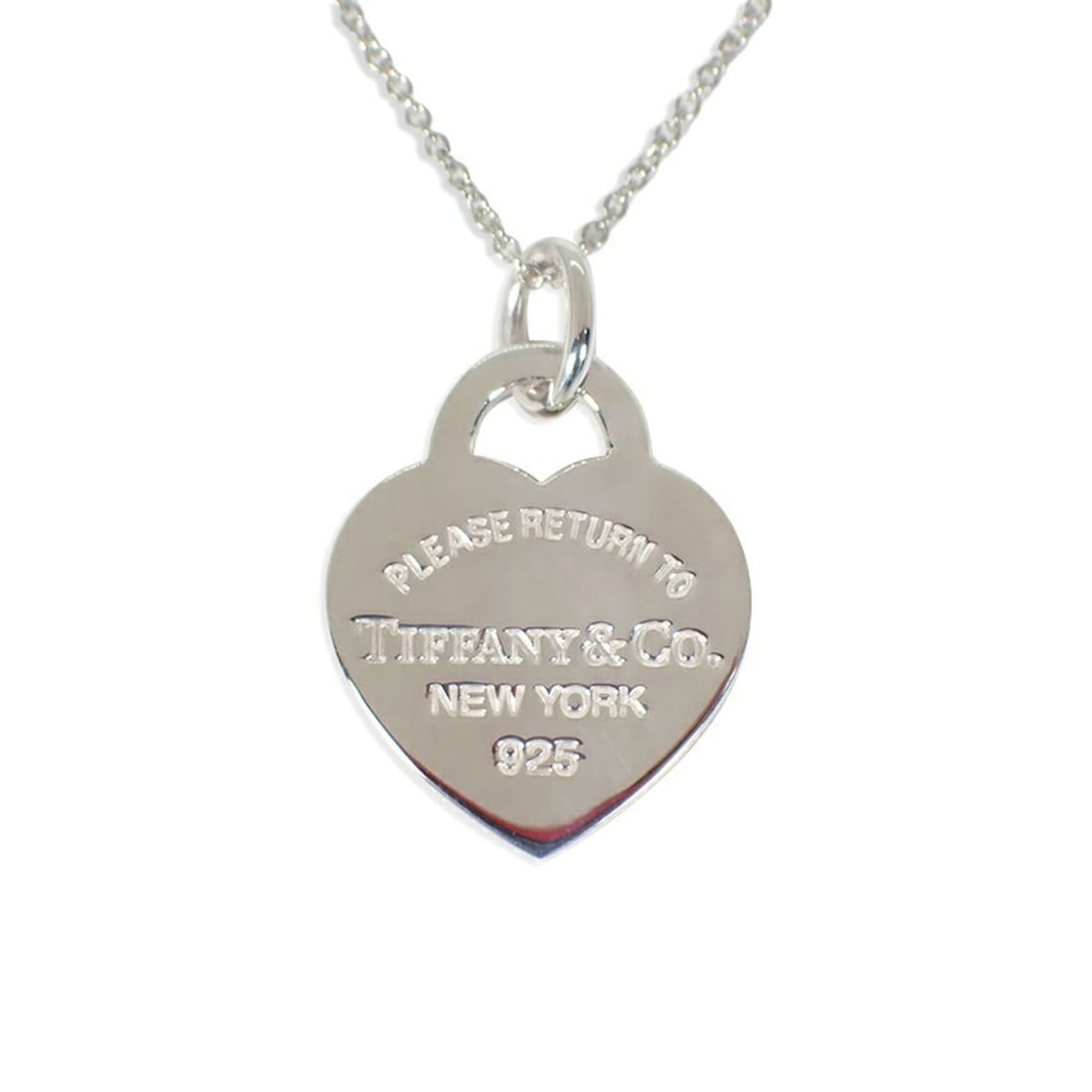 TIFFANY & Co. 925 Return to Tiffany Red Heart Tag Pendant: --- Catalog ---Category: SizePendant Size: 19.6mm x 16mm / 0.77'' x 0.62''Neck Circumference: 41 cm / 16.14''Category: DesignGender: WomenMaterial: Enamel, Sterling silver 925Necklace Type: NecklaceCa