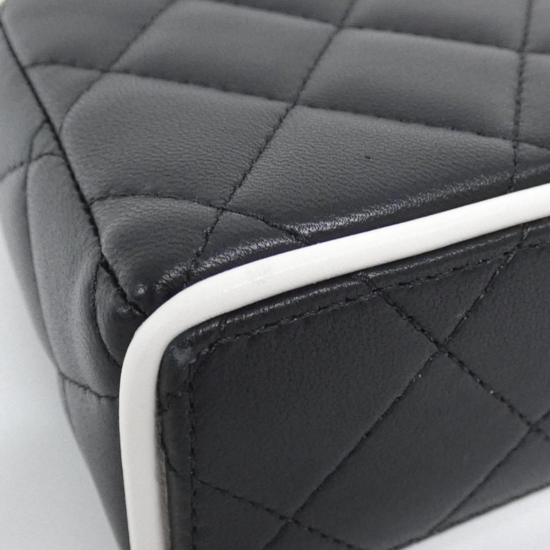 Chanel handbag - 3