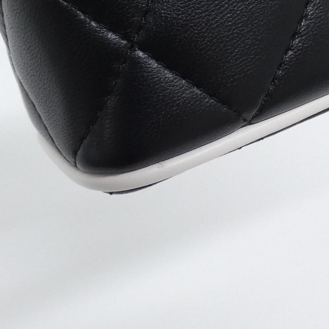 Chanel handbag - 4