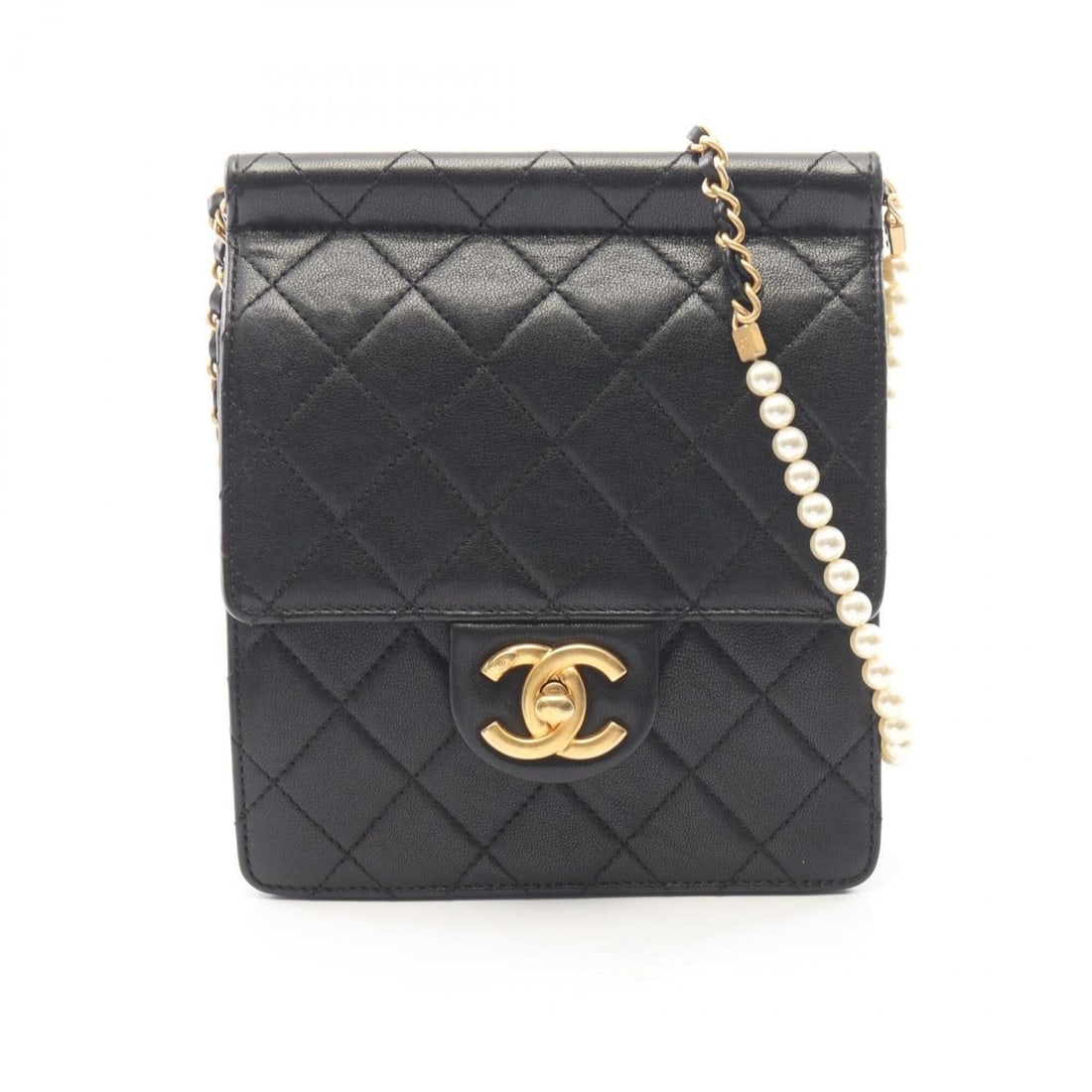 Chanel Matelassé Shoulder Bag/Handbag, Leather, Women's, Black (AS0580): --- Catalog ---Category: SizeSize (HxWxD): 17cm x 15cm x 4cm / 6.69'' x 5.9'' x 1.57''Category: DesignType: Handbag, Shoulder bagColor: BlackGender: WomenMaterial: Leather Hardware Color: GoldCategory