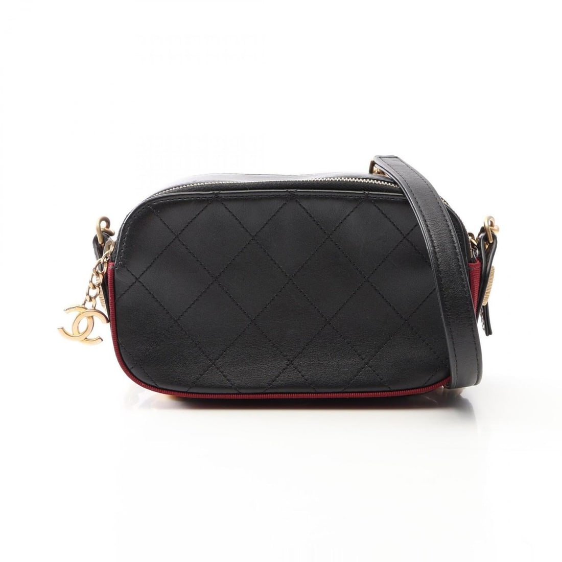 Chanel Matelassé Camera Bag, Combination Hardware, Shoulder Handbag, Leather, Canvas, Women's,: --- Catalog ---Category: SizeSize (HxWxD): 11cm x 18cm x 6cm / 4.33'' x 7.08'' x 2.36''Category: DesignType: Handbag, Shoulder bagColor: Black, BordeauxGender: WomenMaterial: Leather , Canvas Category