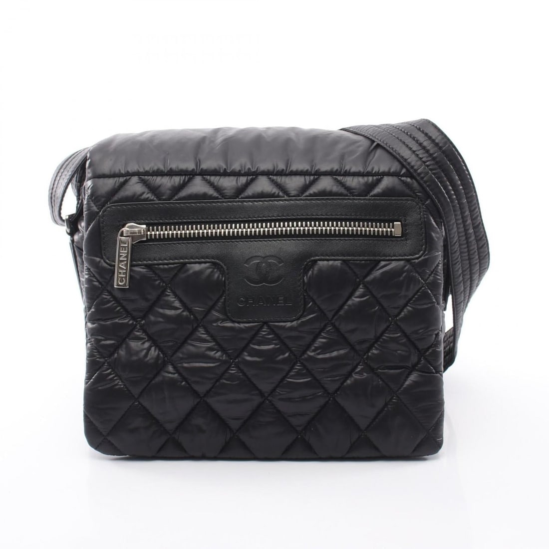 Chanel Coco Cocoon Shoulder Bag/Handbag, Nylon and Leather, Women's, Black: --- Catalog ---Category: SizeSize (HxWxD): 22cm x 25cm x 10cm / 8.66'' x 9.84'' x 3.93''Category: DesignType: Handbag, Shoulder bagColor: BlackGender: WomenMaterial: Nylon , Leather Hardware Color: Si