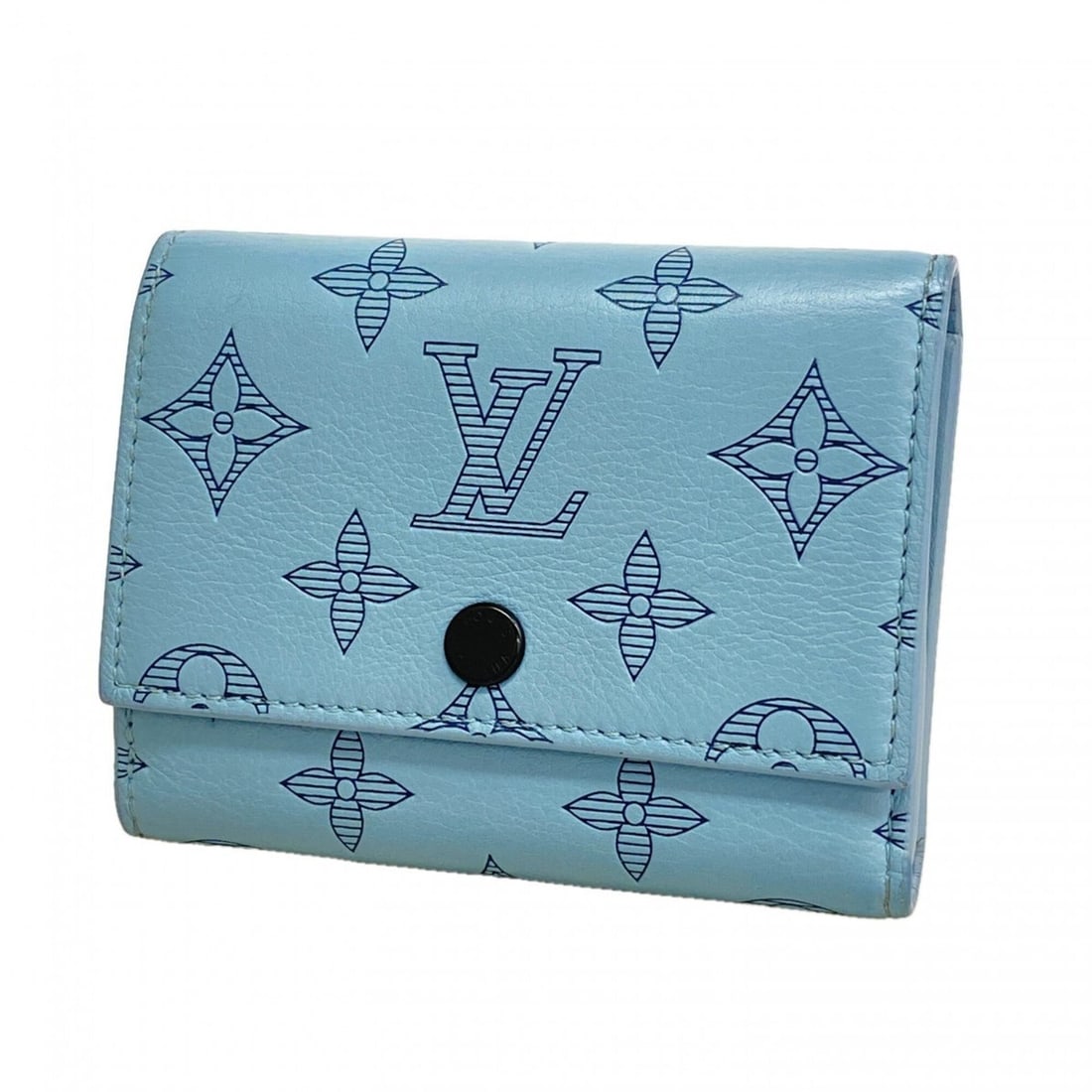 Louis Vuitton Tri-fold Wallet Monogram Shadow Victor M14793 Blue Men's: --- Catalog ---Category: SizeSize (HxWxD): 8.5cm x 11cm x 2cm / 3.34'' x 4.33'' x 0.78''Category: DesignType: Wallet (tri-fold)Color: BlueGender: MenCategory: GeneralMPN: M14793Brand: Louis Vuitton---