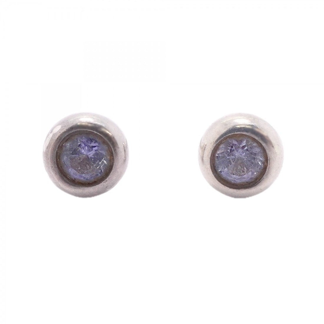 Tiffany & Co. By the Yard Sterling Silver 925 Tanzanite Earrings for Women: --- Catalog ---Category: SizeSize (HxWxD): 4.50mm x 4.40mm / 0.18'' x 0.17''Category: DesignType: Stud earringsStone: TanzaniteGender: WomenMaterial: Silver 925Category: GeneralBrand: Tiffany--- Item 
