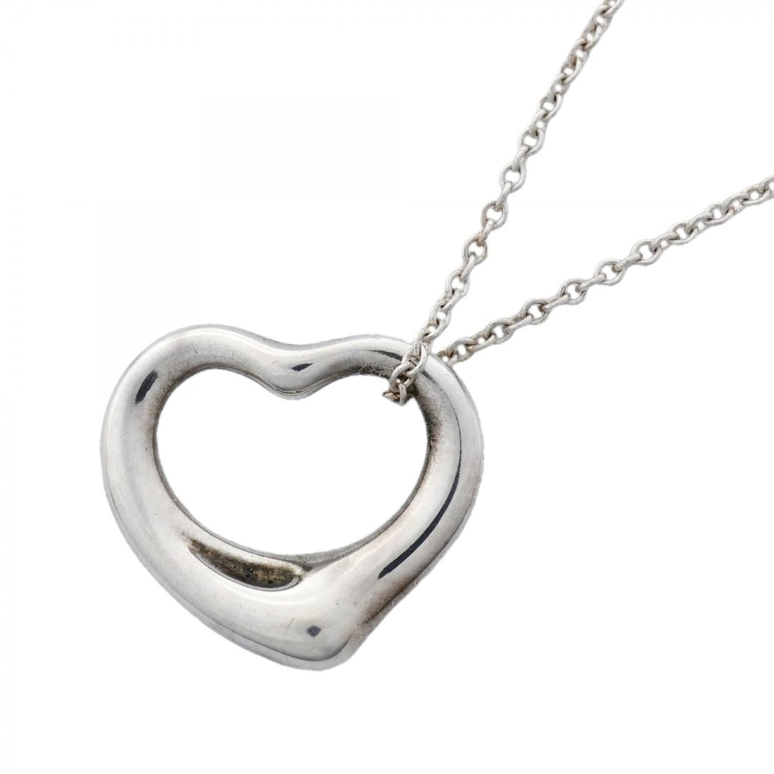 Tiffany & Co. Heart Necklace, Sterling Silver 925, Women's: --- Catalog ---Category: SizePendant Size: 13.5mm x 15.5mm / 0.53'' x 0.61''Neck Circumference: 41 cm / 16.14''Category: DesignGender: WomenMaterial: Silver 925Necklace Type: NecklaceCategory: General