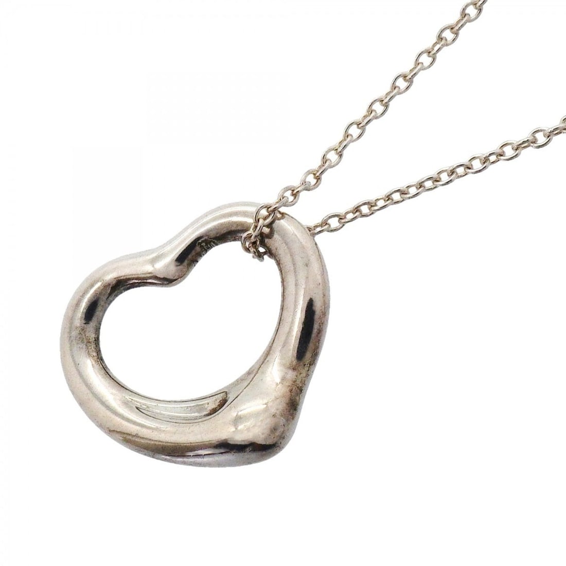 Tiffany & Co. Heart Necklace, Sterling Silver 925, Women's, P3024978: --- Catalog ---Category: SizePendant Size: 13.9mm x 15.8mm / 0.54'' x 0.62''Neck Circumference: 42 cm / 16.53''Category: DesignGender: WomenMaterial: Silver 925Necklace Type: NecklaceCategory: General