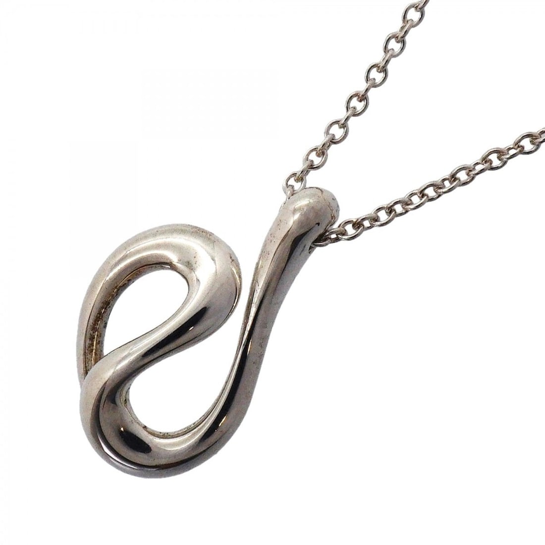 Tiffany & Co. Wave Necklace, Sterling Silver 925, Women's, P2778371: --- Catalog ---Category: SizePendant Size: 17.1mm x 10.6mm / 0.67'' x 0.41''Neck Circumference: 41 cm / 16.14''Category: DesignGender: WomenMaterial: Silver 925Necklace Type: NecklaceCategory: General