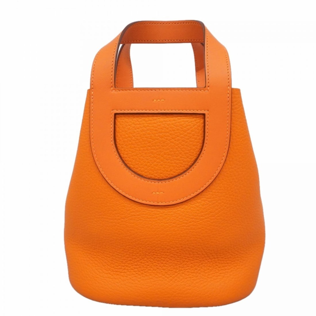 Hermes In the Loop 18 handbag, Taurillon Clemence leather, Orange Mini Anne, W stamp, women's.: --- Catalog ---Category: SizeSize (HxWxD): 20cm x 17.5cm x 12cm / 7.87'' x 6.88'' x 4.72''Category: DesignType: HandbagColor: OrangeGender: WomenMaterial: Taurillon clemence leather Hardware Color: Si