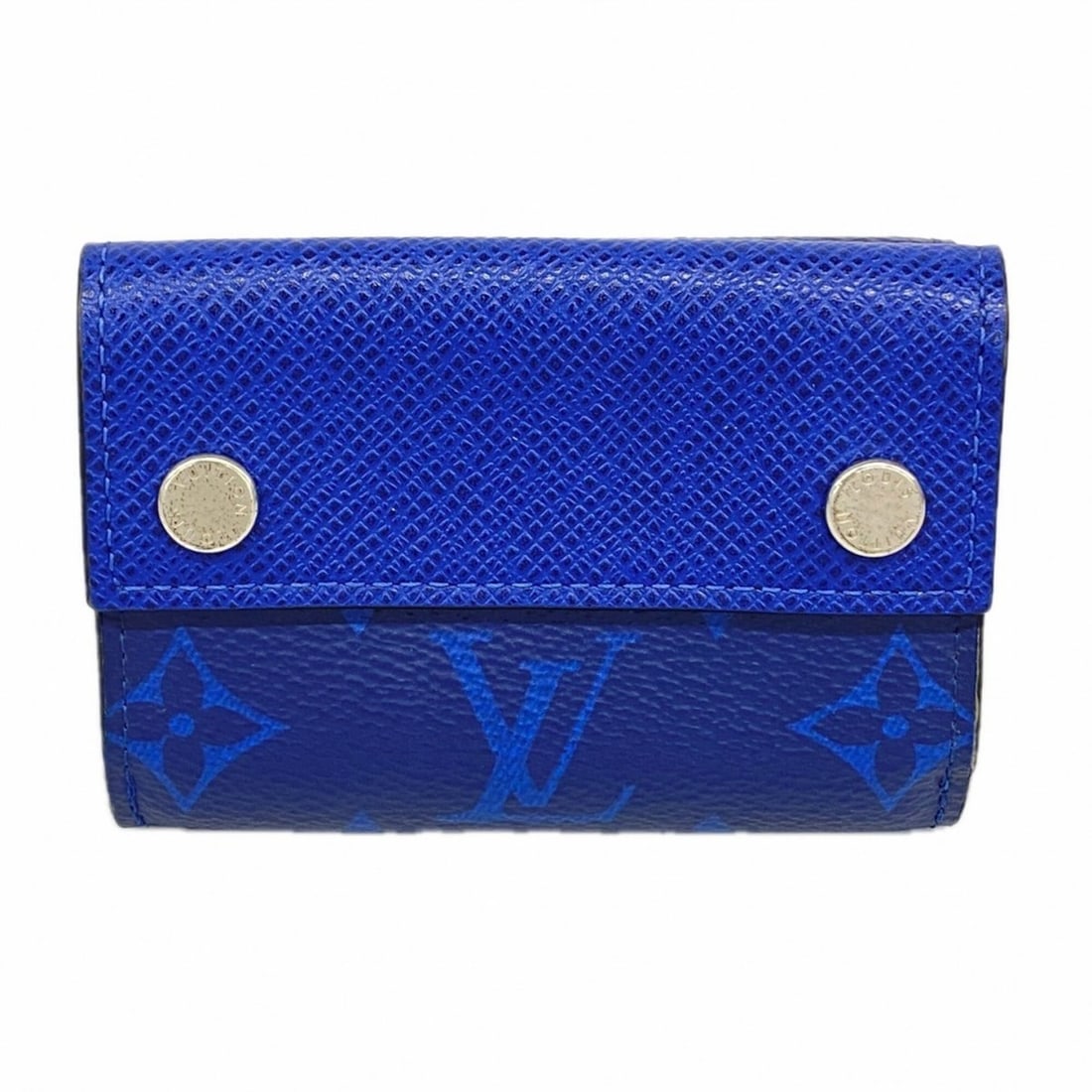 Louis Vuitton Tri-fold Wallet Taigarama Discovery Compact M67620 Cobalt Men's: --- Catalog ---Category: SizeSize (HxWxD): 7.5cm x 9.5cm x 2cm / 2.95'' x 3.74'' x 0.78''Category: DesignType: Wallet (tri-fold)Color: CobaltGender: MenCategory: GeneralMPN: M67620Brand: Louis Vuitton